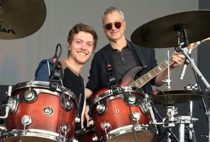 Mac Sinise, son of actor Gary Sinise, performs with the Lt. Dan Band.?w=200&h=150