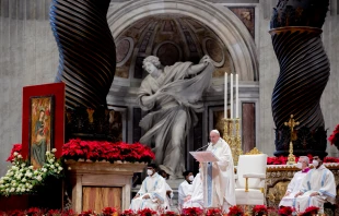Pope Francis offers Mass for the Solemnity of Mary, Mother of God in St. Peter's Basilica on January 1, 2022. © Daniel Ibáñez/EWTN/Vatican Pool