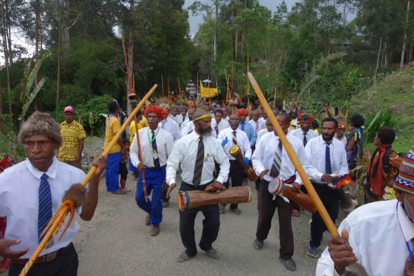 Katolici iz Papue Nove Gvineje tijekom Opće skupštine koja je održana u Mingendeu u biskupiji Kundiawa 2022. Zasluge: Fotografija zahvaljujući Katoličkoj biskupskoj konferenciji Papue Nove Gvineje i Salomonskih Otoka