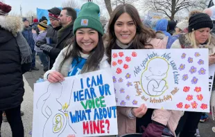 Yuni and Natalie Wu of the Lexington-area in Kentucky at the March for Life in Washington, D.C., on Jan. 21, 2022. Katie Yoder/CNA