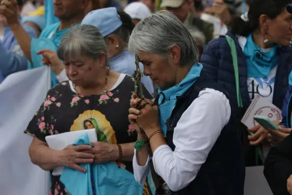 Sudionici su molili za trudnice i žrtve pobačaja.  Zasluge: Eduardo Berdejo / ACI Prensa