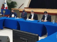 Dialogue between protesters and the government of Panama.