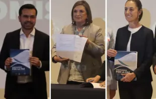 Mexican presidential candidates Jorge Álvarez Máynez, Xóchitl Gálvez, and Claudia Sheinbaum each signed the "National Commitment to Peace." Credit: Society of Jesus