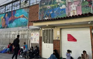 Migrants outside a foster home in Mexico City. Credit: Pastoral of Human Mobility Primate Archdiocese of Mexico