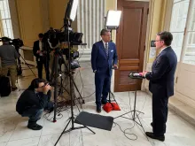 House Speaker Mike Johnson speaks with EWTN News' Erik Rosales at the U.S. Capitol.