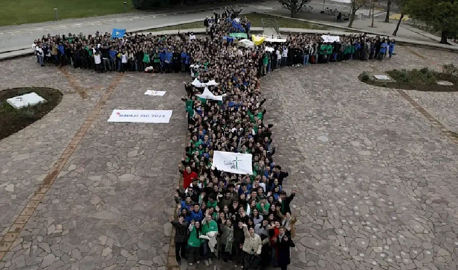 Young people at a July 14, 2023, sendoff Mass for Chilean Catholic college students ahead of their winter break missionary work.?w=200&h=150