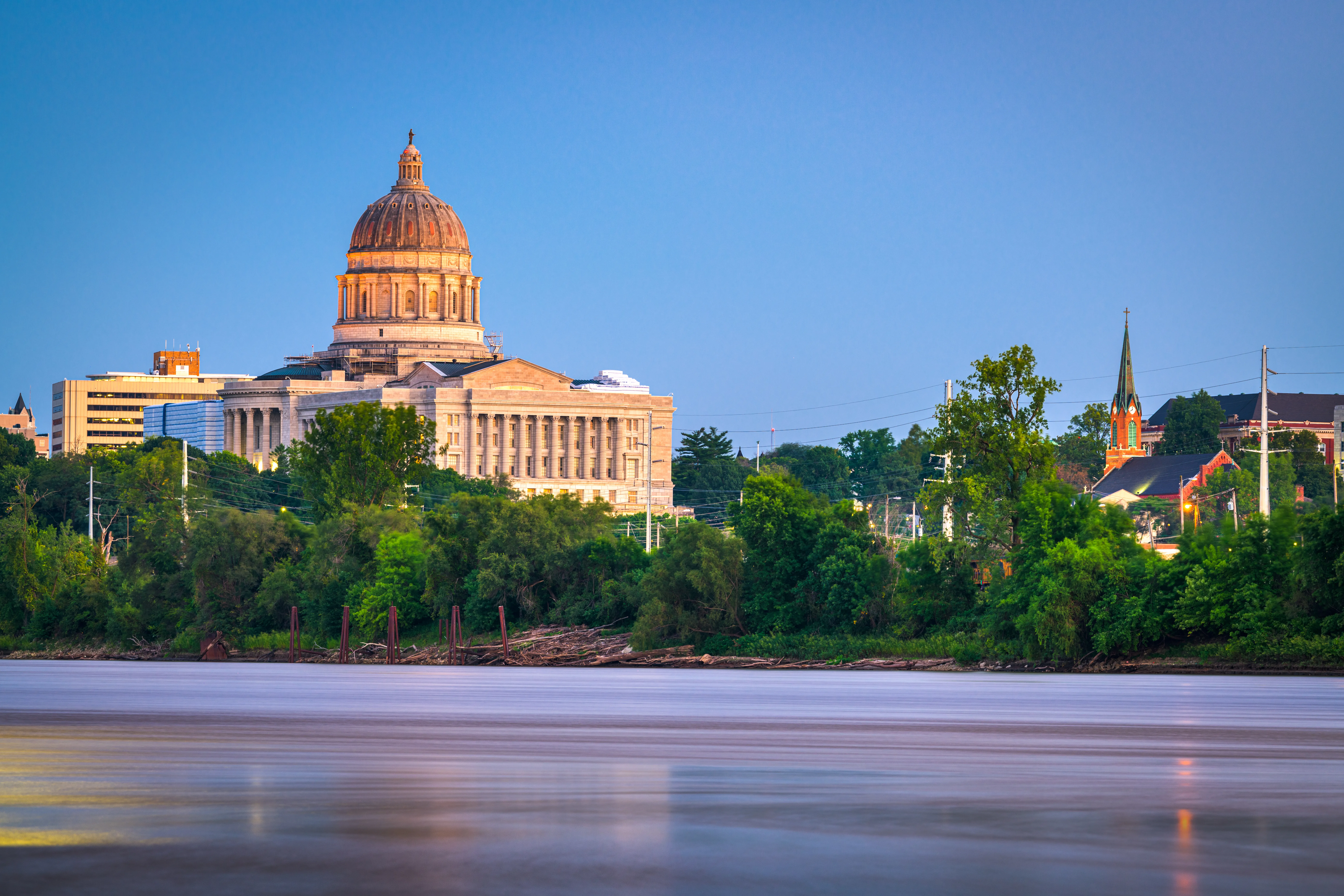 Downtown view of Jefferson City, Missouri, with the State Capitol at dusk.?w=200&h=150