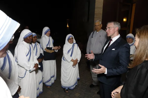 Supreme Knight Patrick Kelly speaks to members of the Missionaries of Charity in Rome following the showing of "Mother Teresa: No Greater Love," at the North American College on Aug. 29, 2022. Courtesy of Paul Haring