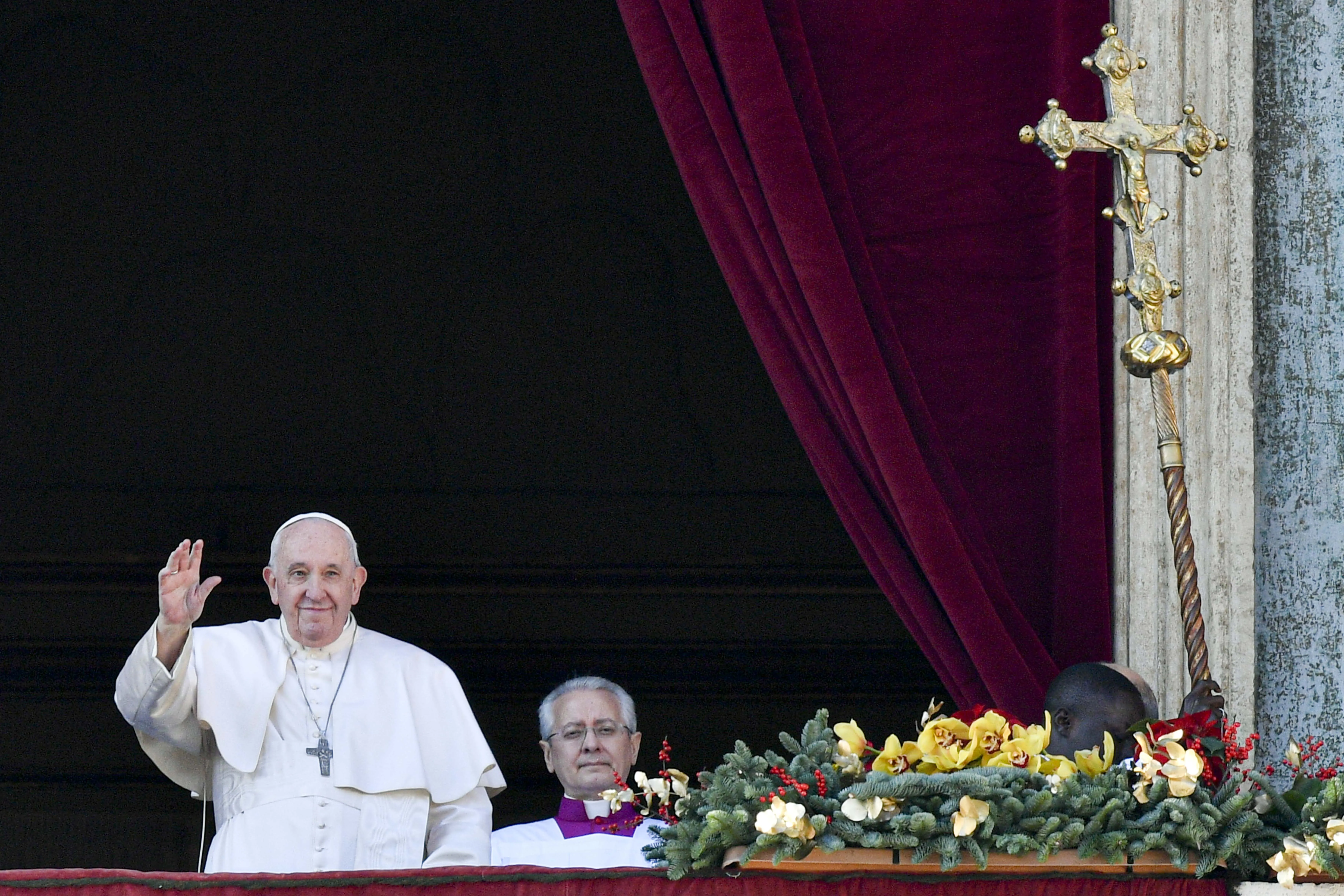 Pope Francis delivers his Christmas "Urbi et Orbi" address on Dec. 25, 2022.?w=200&h=150