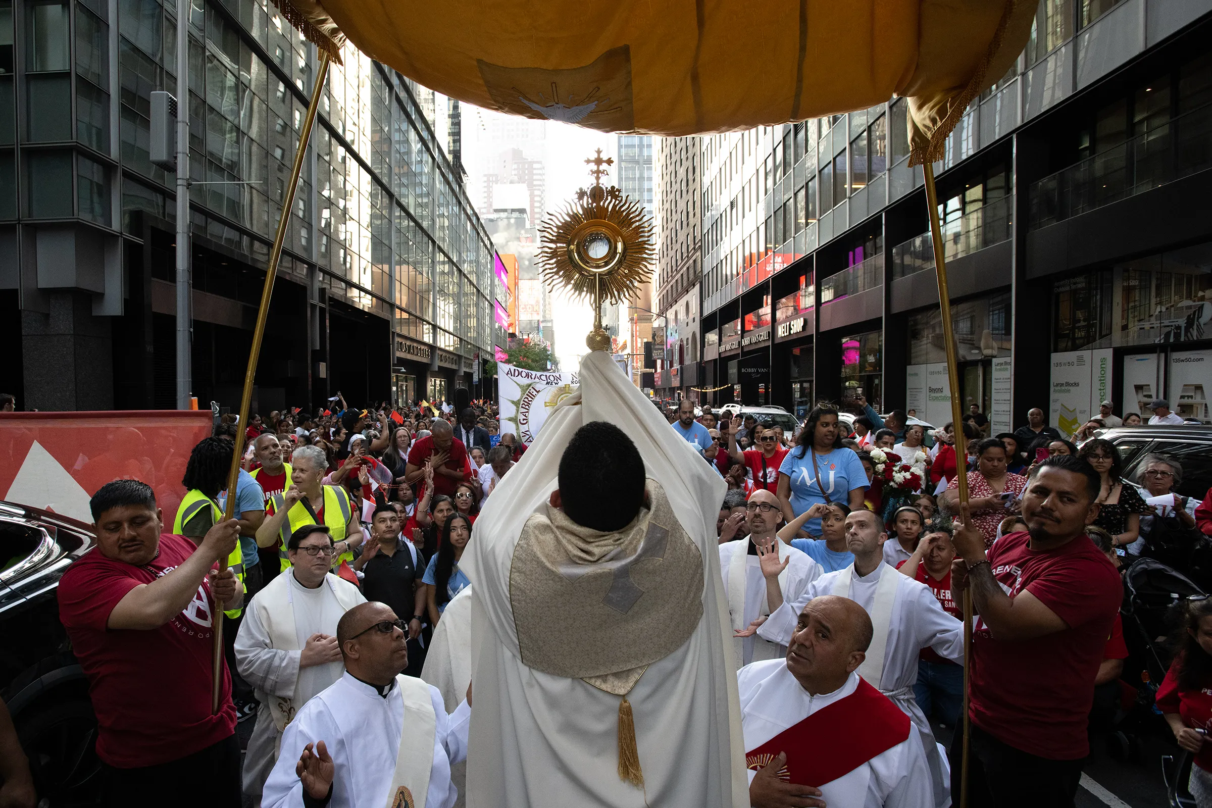 Thousands of people gathered in Times Square for a eucharistic procession in New York City on May 27, 2023.?w=200&h=150