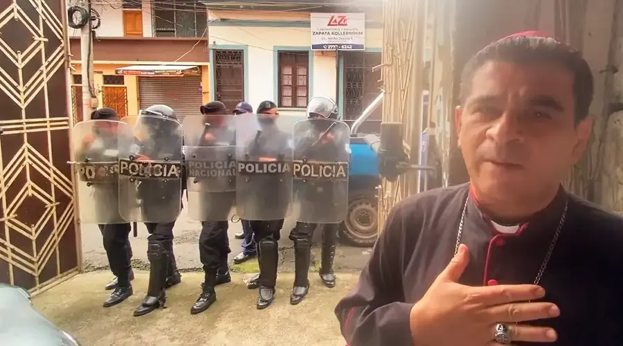 Bishop José Álvarez Lagos is surrounded by police officers on Aug. 4, 2022. The bishop's detention was cited in a Sept. 13, 2022, U.N. human-rights report.?w=200&h=150