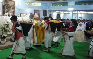 The offertory at the installation Mass for the new Archbishop of Imphal Archdiocese, Linus Neli, on Dec. 8, 2023.. Credit: Anto Akkara