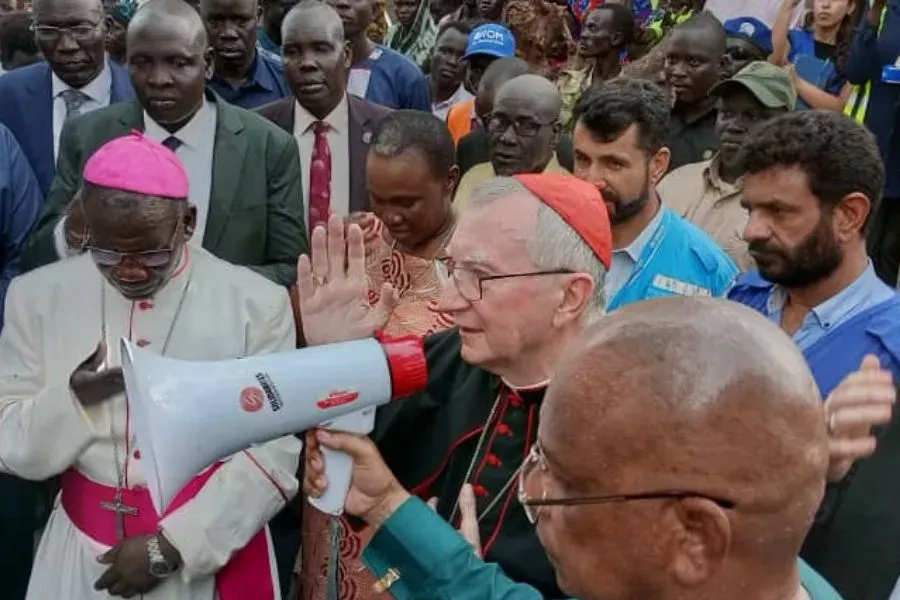 Cardinal Pietro Parolin addresses returnees and refugees at their camp in the Diocese of Malakal in South Sudan Aug. 15, 2023.?w=200&h=150