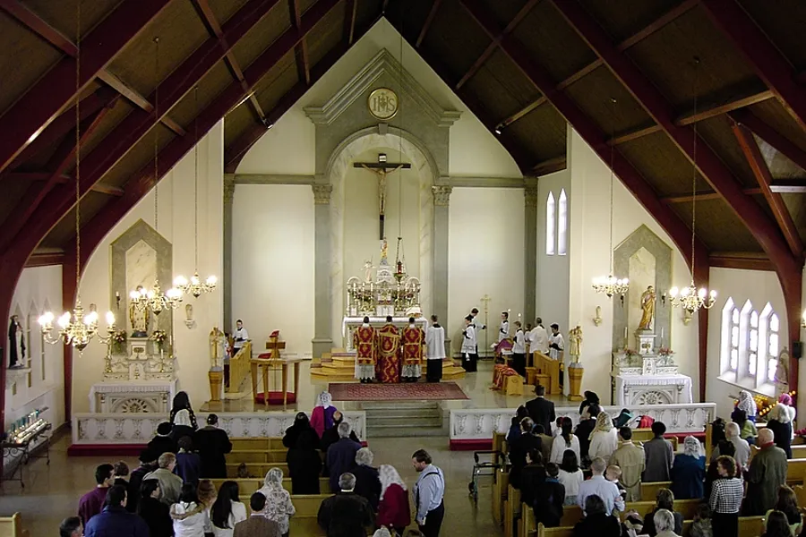 Solemn Mass is celebrated at St. Clement Parish, Ottawa, Canada, which is entrusted to the Priestly Fraternity of St. Peter (FSSP).?w=200&h=150