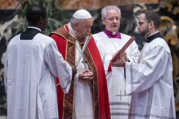 Pope Francis / red vestments / prayer