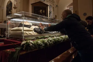 Padro Pio coffin