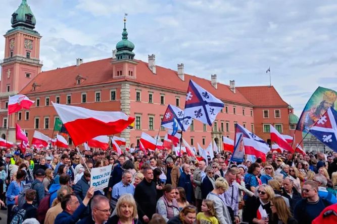 50,000 march for life in Poland as its parliament considers legalizing abortion