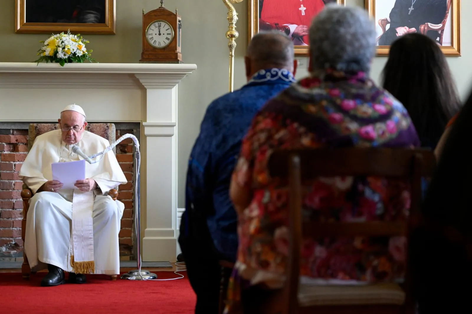 Pope Francis address representatives of Canada's indigenous peoples at the archbishop's residence in Québec City.?w=200&h=150