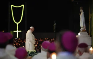 Pope Francis in Fatima, 2017. Daniel Ibañez/CNA