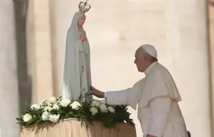 Pope Francis in front of a statue of Our Lady of Fatima on the feast day of Our Lady of Fatima. Daniel Ibañez/CNA