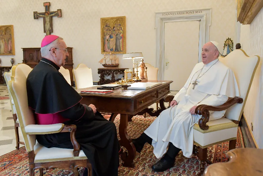 Archbishop Stanisław Gądecki meets with Pope Francis at the Vatican, March 28, 2022.?w=200&h=150