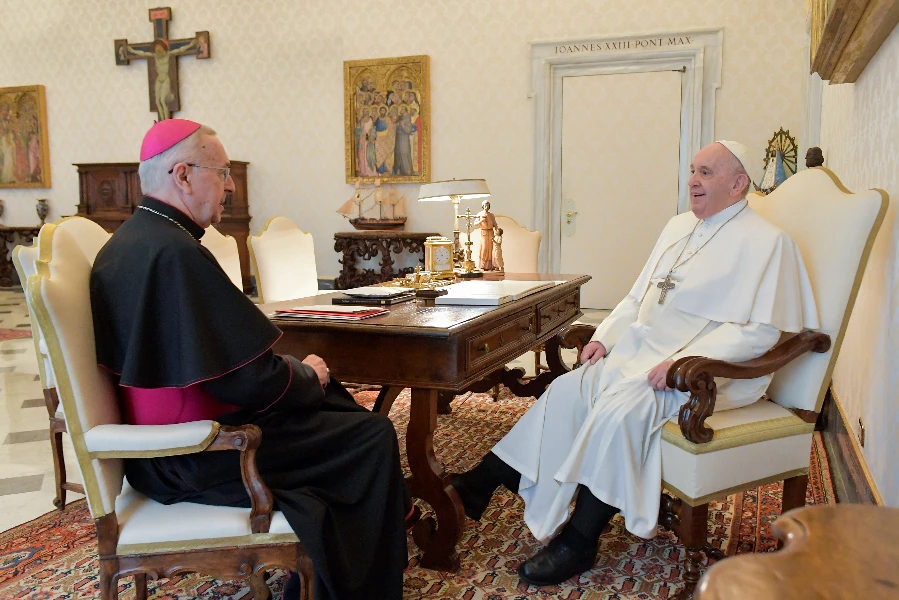 Archbishop Stanisław Gądecki meets with Pope Francis at the Vatican, March 28, 2022.?w=200&h=150