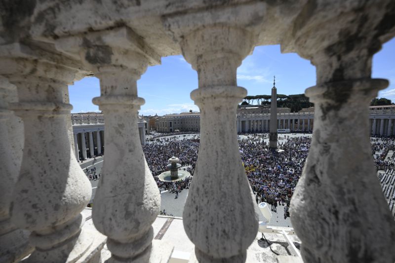 Armed priest arrested as he tried to enter the Vatican for Pope Francis’ Regina Caeli