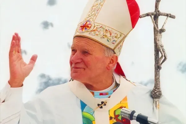 In 1984, Pope John Paul II met in Rome with 300,000 young people from all over the world in a meeting that laid the foundations for today’s World Youth Day. Credit: Gregorini Demetrio, CC BY-SA 3.0 via Wikimedia Commons