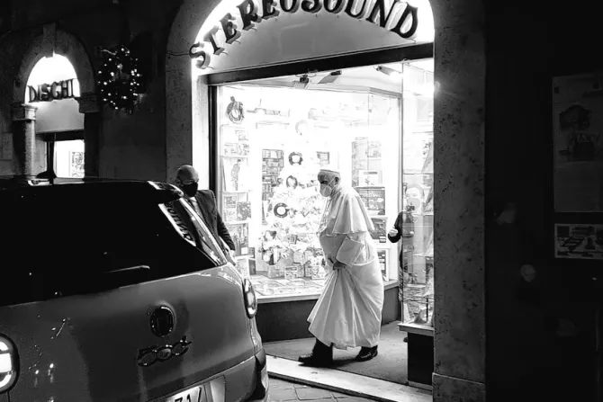 Pope Francis Leaving Record Store