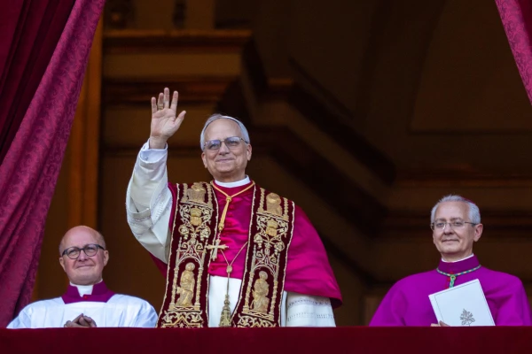 Pope Leo XIV waves to pilgrims in St. Peter&rsquo;s Square shortly after his election on Thursday, May 8, 2025. Credit: Daniel Ib&aacute;&ntilde;ez/CNA