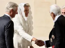 Queen Mathilde of Belgium is one of only a few women in the world who can wear white, rather than the customary black, when meeting the pope for an official private audience at the Vatican. She arrived at the Vatican’s Apostolic Palace with her husband, King Philippe of the Belgians, on Sept. 14, 2023, wearing a white mantilla veil and a white dress.
