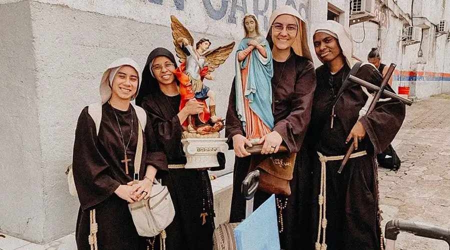 The Sisters of the Fraternity of the Poor Ones of Jesus Christ