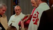 Netflix highlights the fire at the Cathedral of Notre Dame in France in 2019 in which the crown of thorns that the Roman soldiers placed on the Lord’s head was almost lost in a new series called “Mysteries of the Faith.”