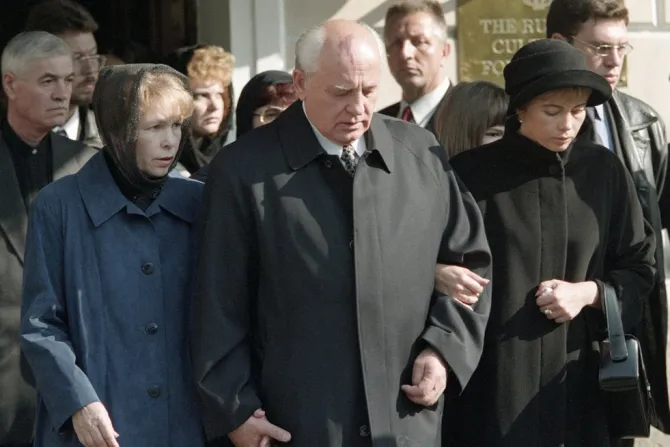 Mikhail Gorbachev (center), at the funeral of his wife, Raisa, Sept. 23, 1999.