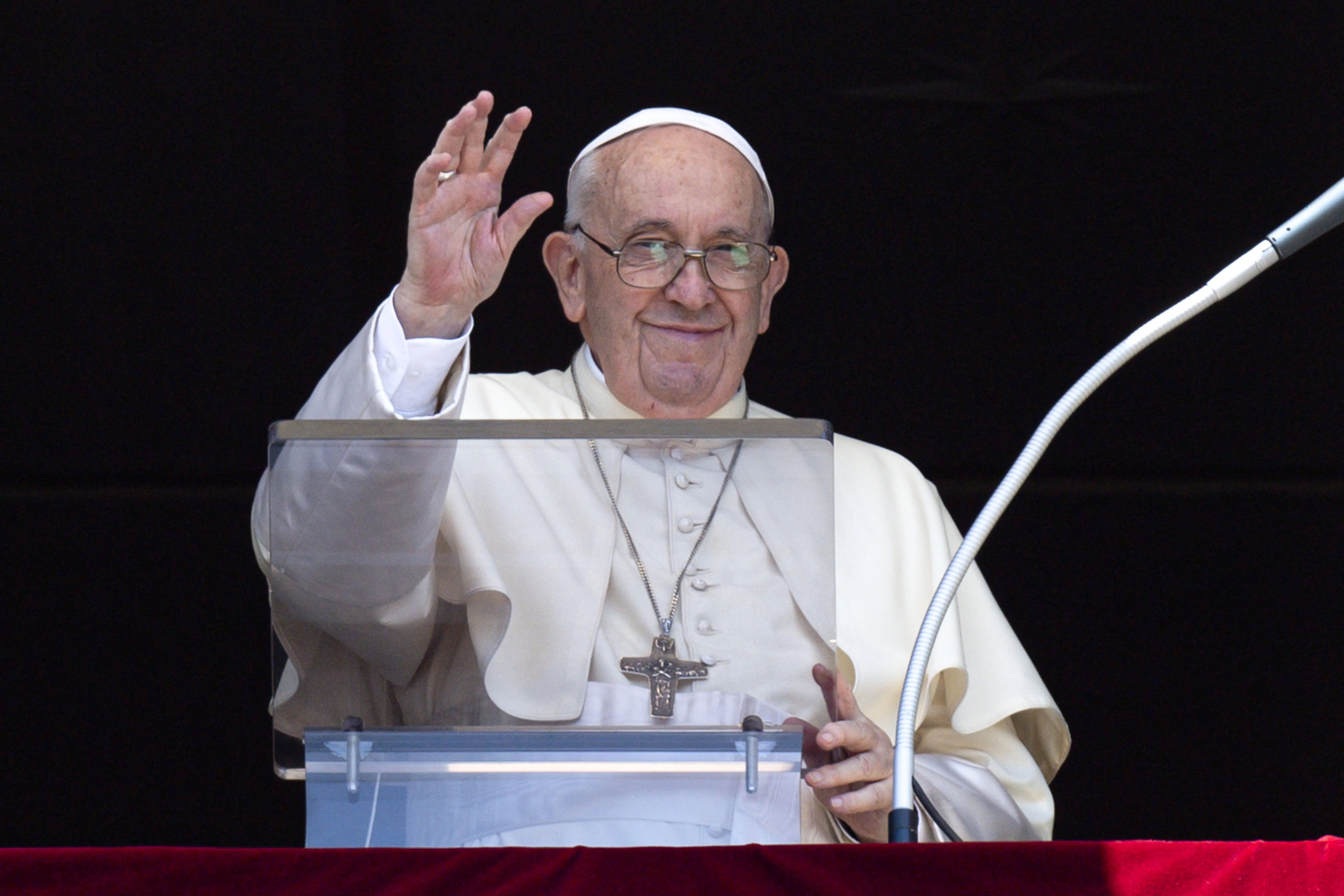 Pope Francis waves during his Sunday Angelus message and prayer on July 17, 2022?w=200&h=150