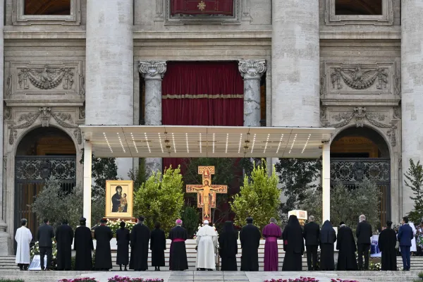 During the Sept. 30, 2023, prayer vigil, copies of the Marian icon “Salus Populi Romani” and the San Damiano Cross — before which St. Francis of Assisi received the Lord’s commission to rebuild the Church — were present on the terrace in front of St. Peter’s Basilica. Credit: Vatican Media