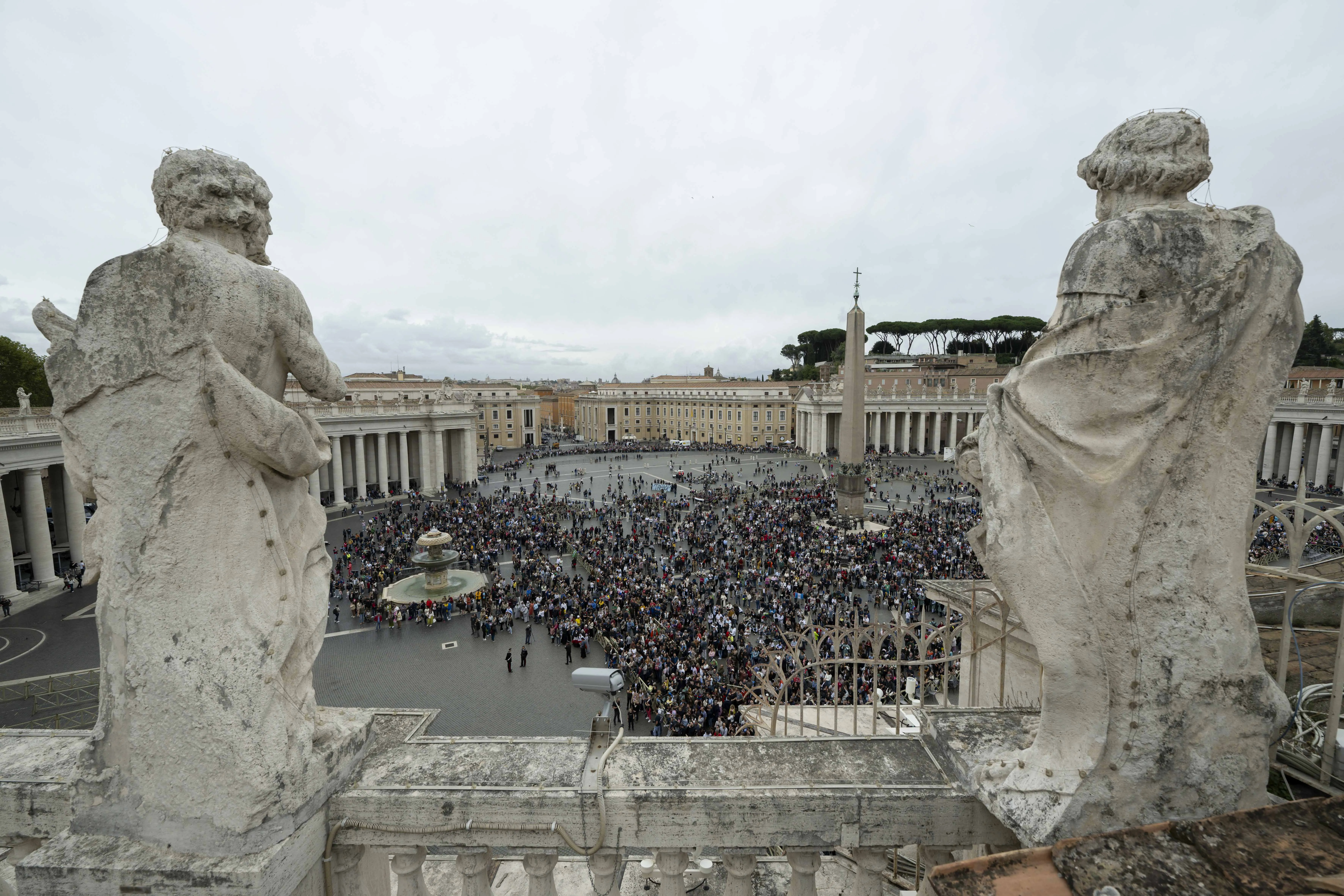 Pilgrims gather in St. Peter's Square for the Angelus on the Solemnity of All Saints, Nov. 1, 2023.?w=200&h=150