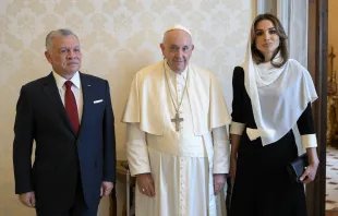 King Abdullah II and Queen Rania of Jordan with Pope Francis, Nov. 10, 2022 Vatican Media