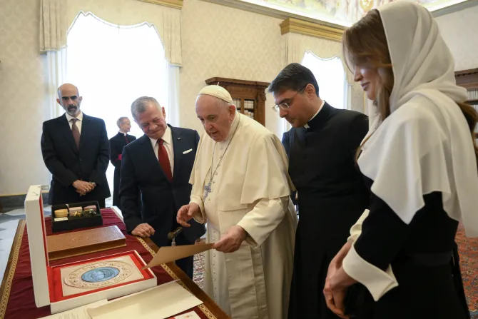 Pope Francis received King Abdullah II and Queen Rania of Jordan at the Vatican on Nov. 10, 2022