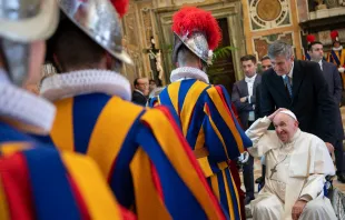Pope Francis with new Swiss Guard recruits in the Vatican’s Clementine Hall on May 6, 2022. Vatican Media.