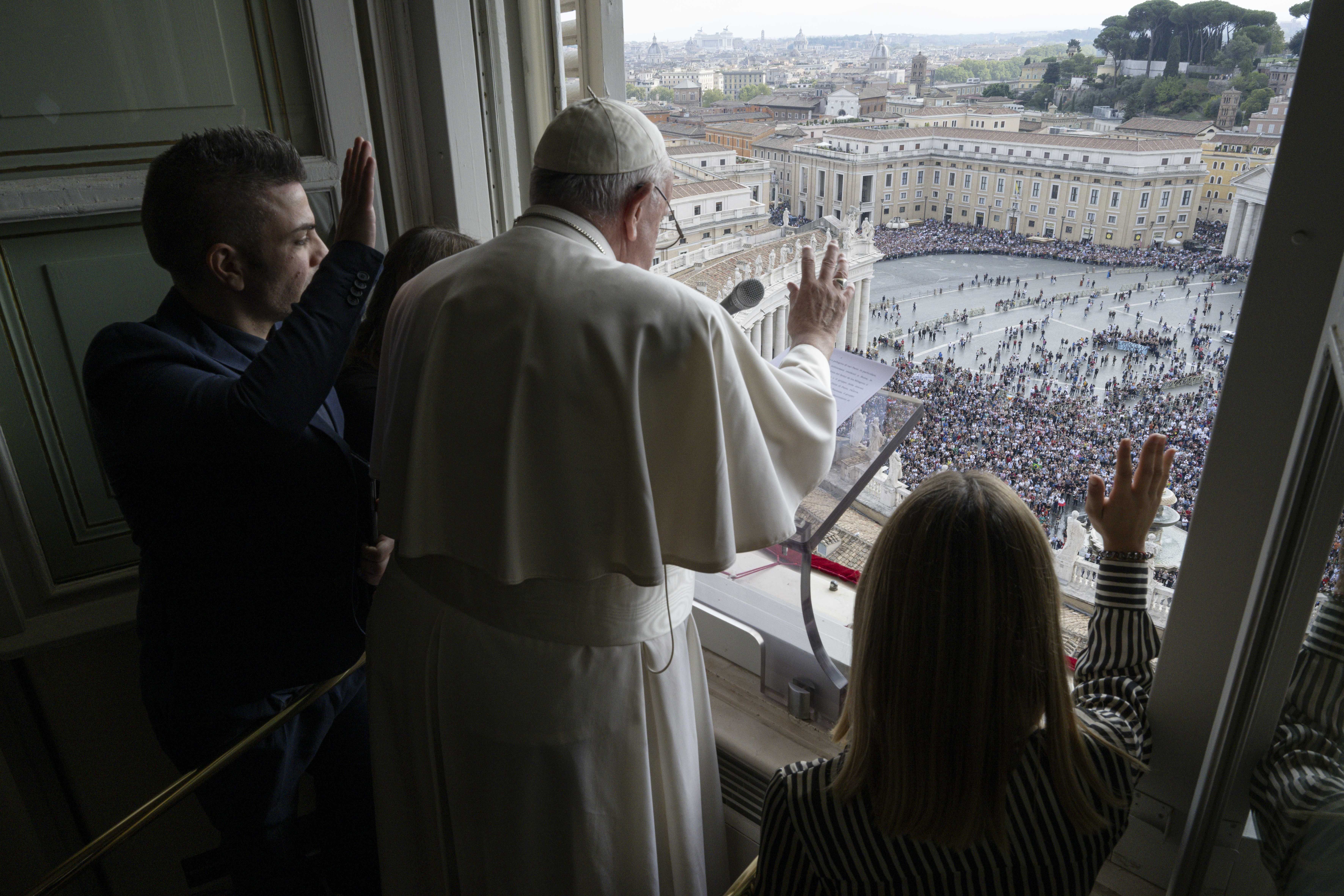 Pope Francis announces that World Youth Day registration is open