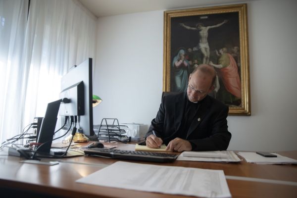 Monsignor Thomas Powers works in the rector’s office at the NAC. Daniel Ibáñez / CNA