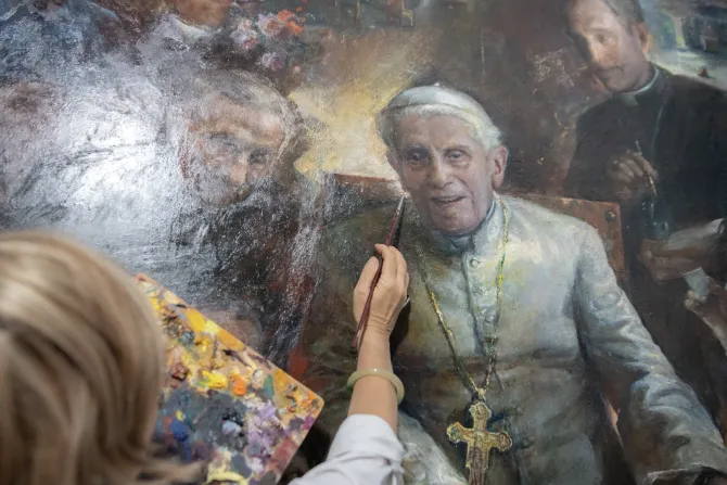 Ged Forud type Ruckus From 'real life': Papal artist unveils painting of Benedict XVI as pope  emeritus | Catholic News Agency