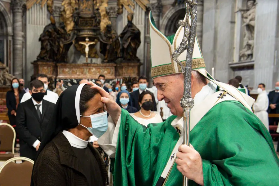 Pope Francis greets the recently freed Sister Gloria Cecilia Narváez Argoti at the Vatican, Oct. 10, 2021.?w=200&h=150