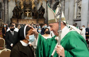 Pope Francis greets the recently freed Sr. Gloria Cecilia Narváez Argoti at the Vatican, Oct. 10, 2021. Vatican Media.