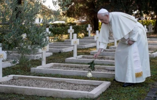 Pope Francis visits the French Military Cemetery in Rome, Nov. 2, 2021. Vatican Media.