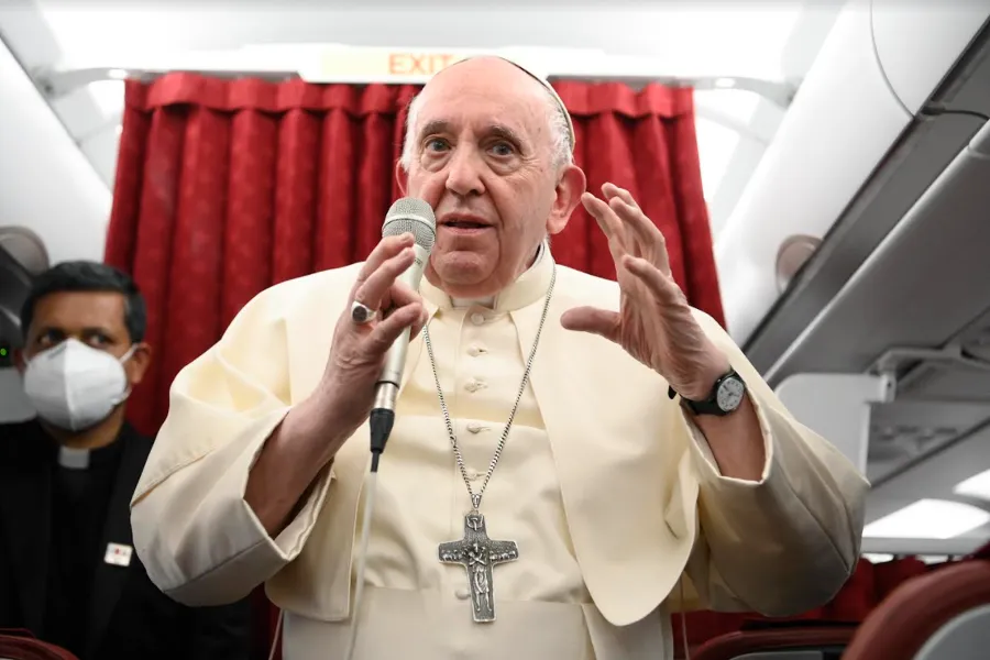 Pope Francis speaks during an in-flight press conference from Malta, April 3, 2022.?w=200&h=150