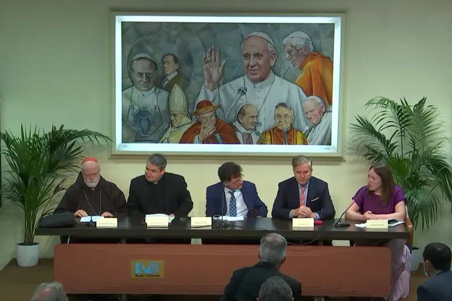 Pontifical Commission for the Protection of Minors president Cardinal Seán O’Malley, left, attends a press conference near the Vatican, April 29, 2022.?w=200&h=150
