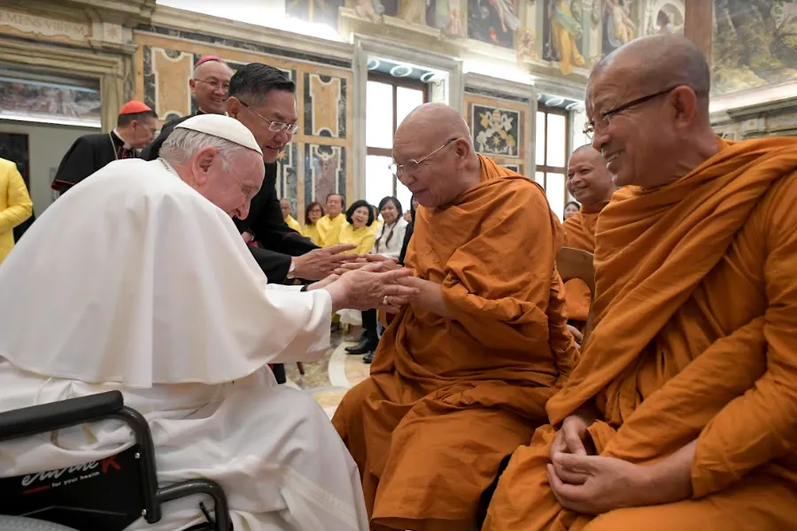 Pope Francis meets the Buddhist Delegation of the Sangha Assembly in Chetuphon, Thailand, at the Vatican, June 17, 2022?w=200&h=150
