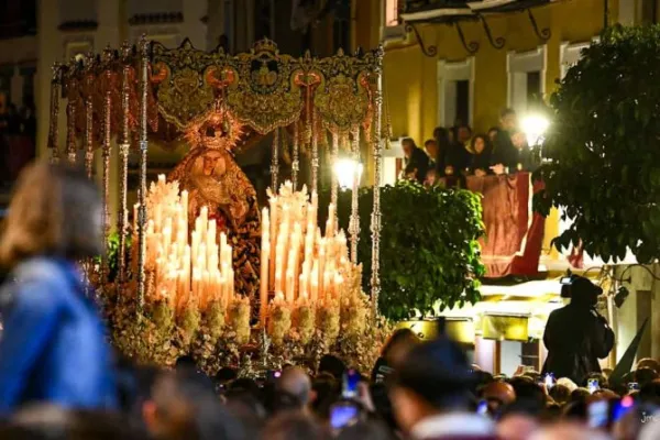 The pallium of María Santísima del Rocío processes through the streets of Seville, Spain, on Holy Monday, March 25, 2024. Credit: Joaquín Carmona